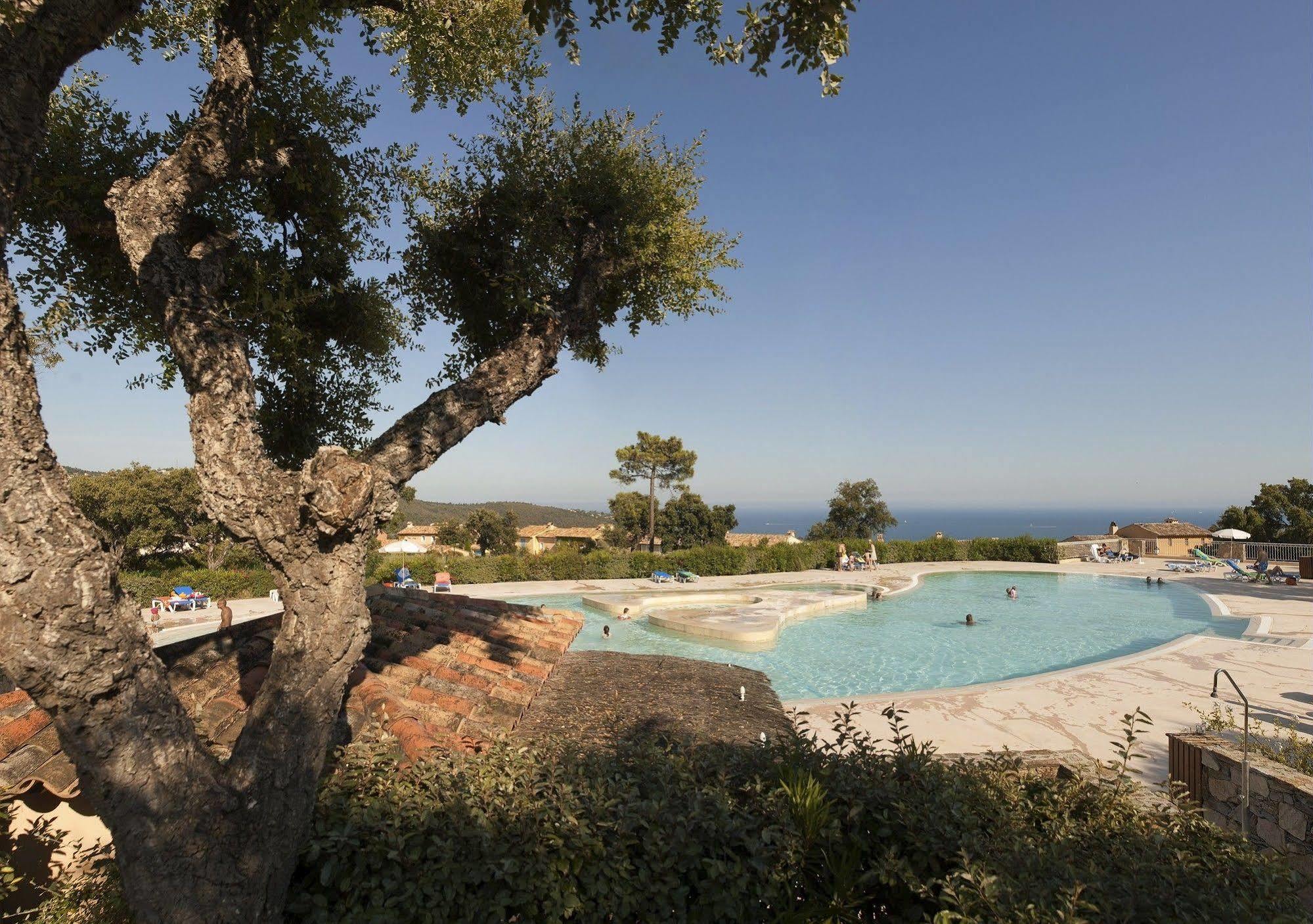 P&V Residence Le Hameau Des Issambrr Sainte-Maxime Extérieur photo